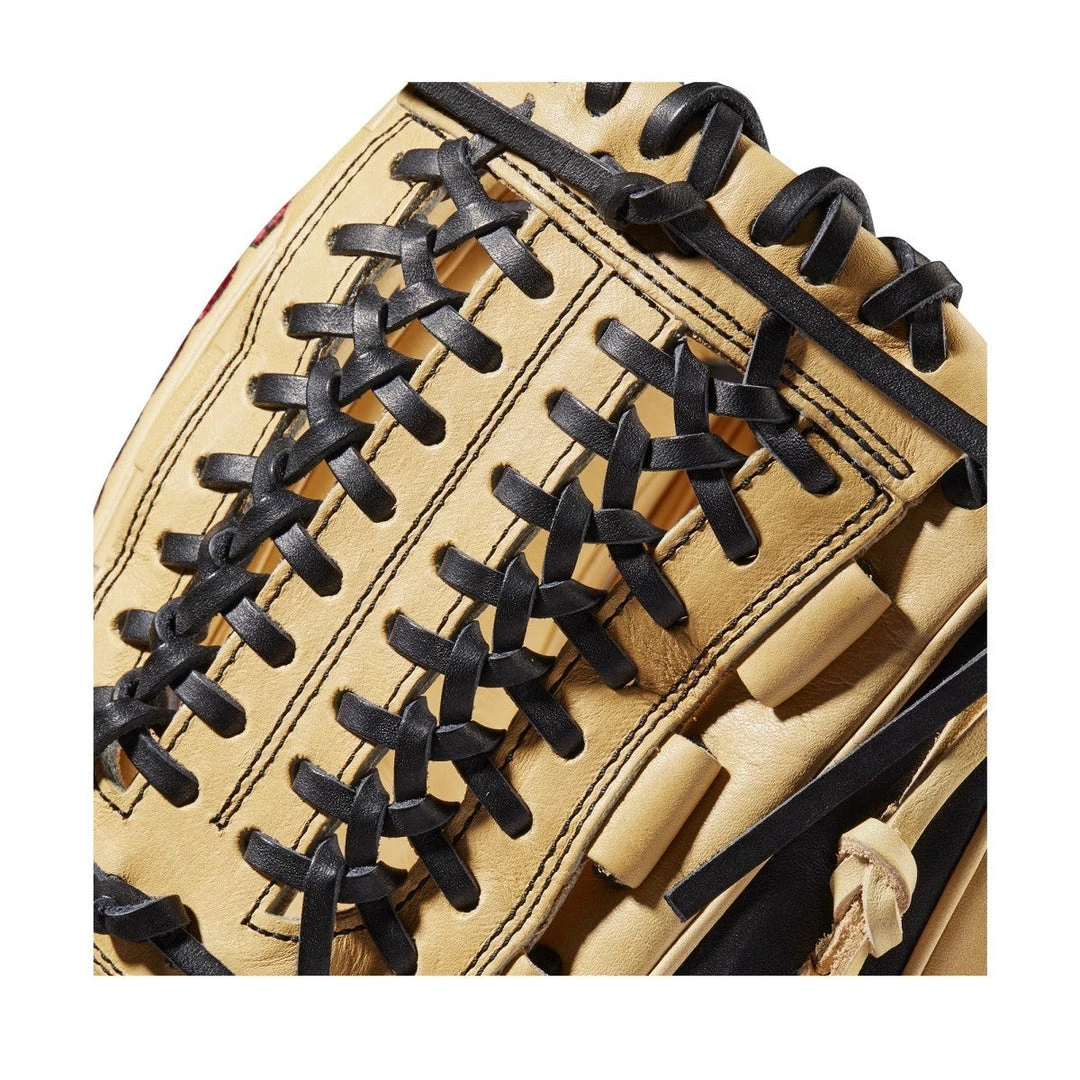 Wilson A2000 D33 11.75in Infield/Pitcher's Glove Gloves 8 Wilson A2000 D33 11.75in Infield/Pitcher's Glove Gloves
