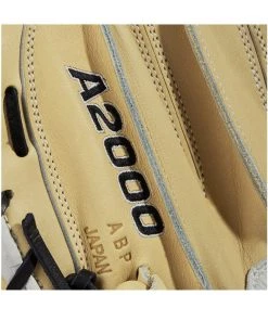 Wilson A2000 CM33 Japanese 33in Catcher's Glove Gloves 17 Wilson A2000 CM33 Japanese 33in Catcher's Glove Gloves