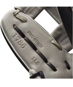 Wilson A2000 1786SS SuperSkin 11.5in Infield Glove