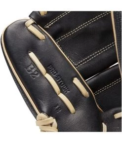 Gloves Wilson A2000 B2SS SuperSkin 12in Infield/Pitcher's Glove 17 Gloves Wilson A2000 B2SS SuperSkin 12in Infield/Pitcher's Glove