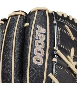 Gloves Wilson A2000 B2SS SuperSkin 12in Infield/Pitcher's Glove 18 Gloves Wilson A2000 B2SS SuperSkin 12in Infield/Pitcher's Glove